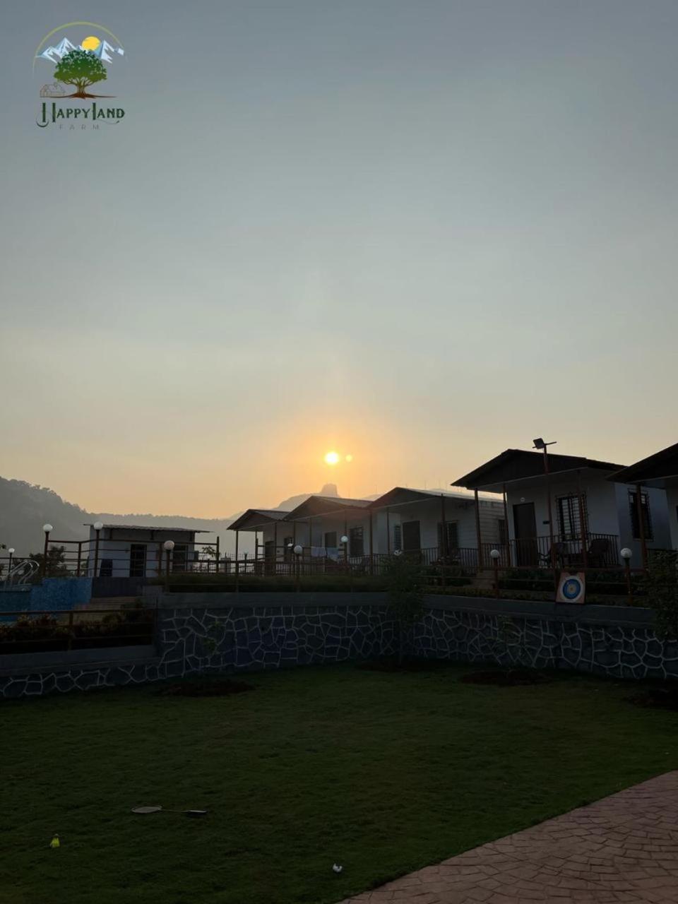 Hotel Happy Land Farm Karjat Exterior foto